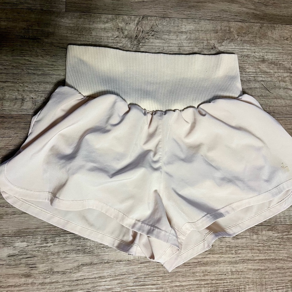 JoyLab Women's High-Waisted Cream Shorts